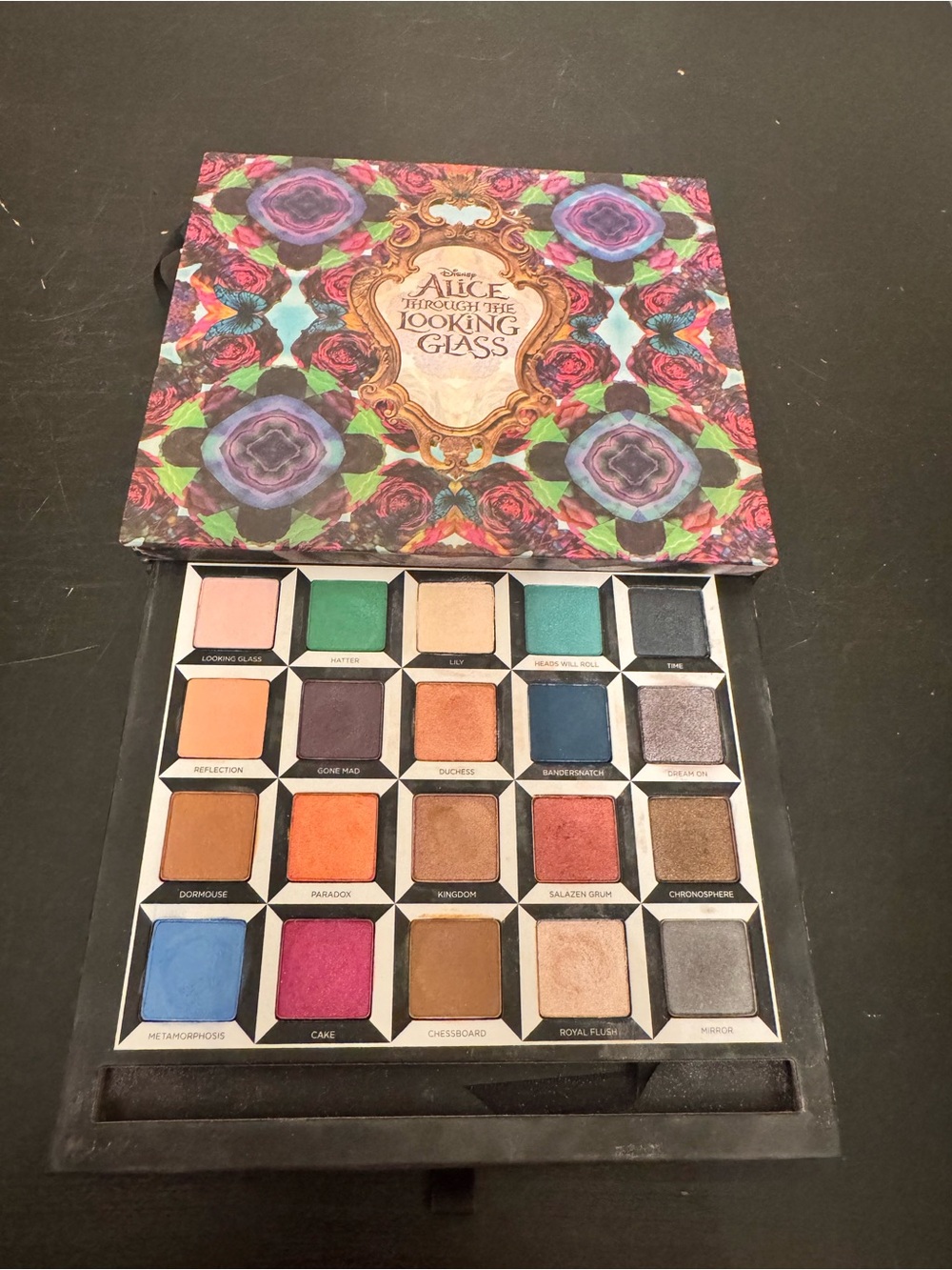 Urban Decay Disney Alice Through the Looking Glass Eyeshadow Palette